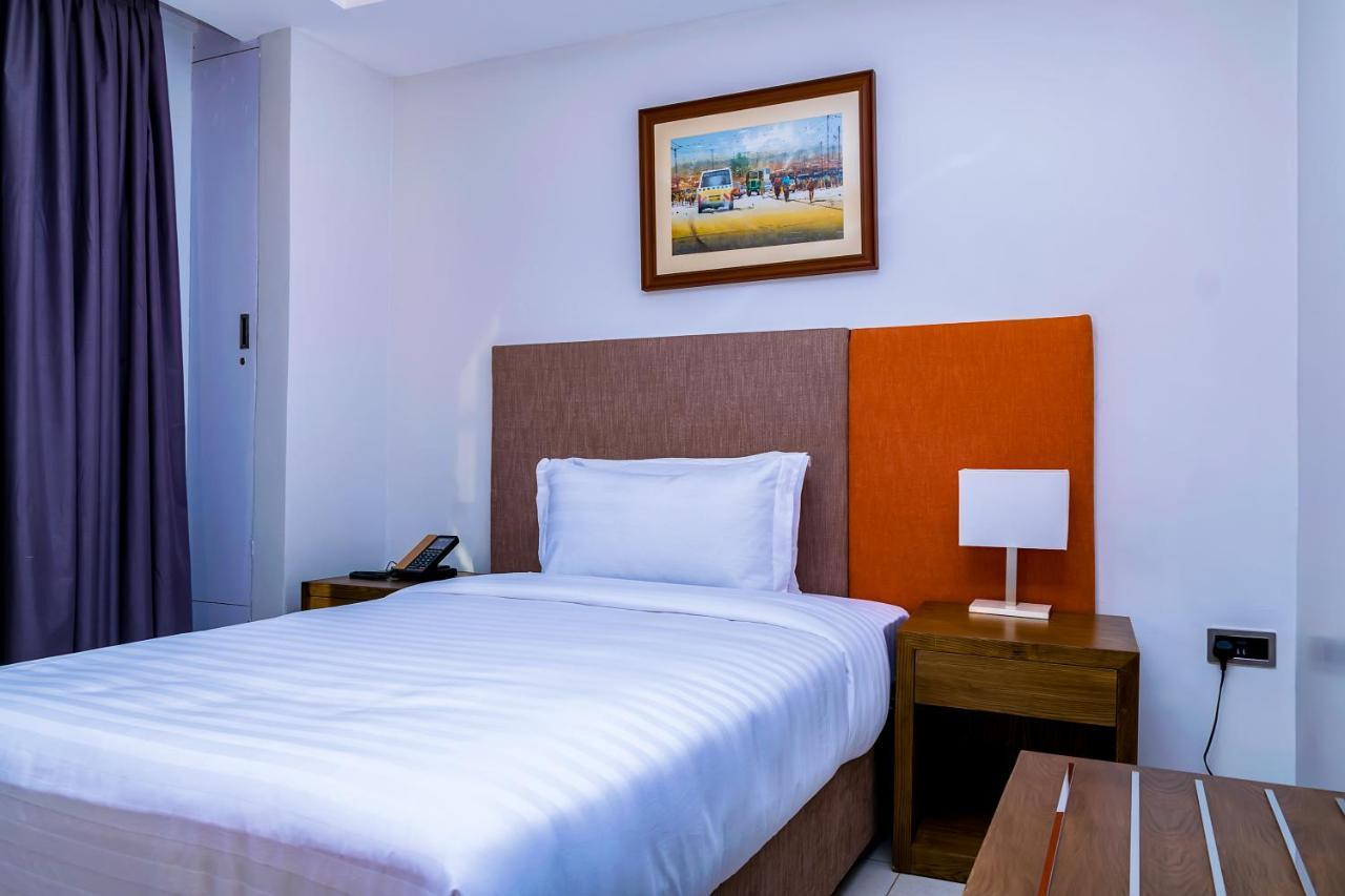 Canary Hotel คัมพาลา ภายนอก รูปภาพ